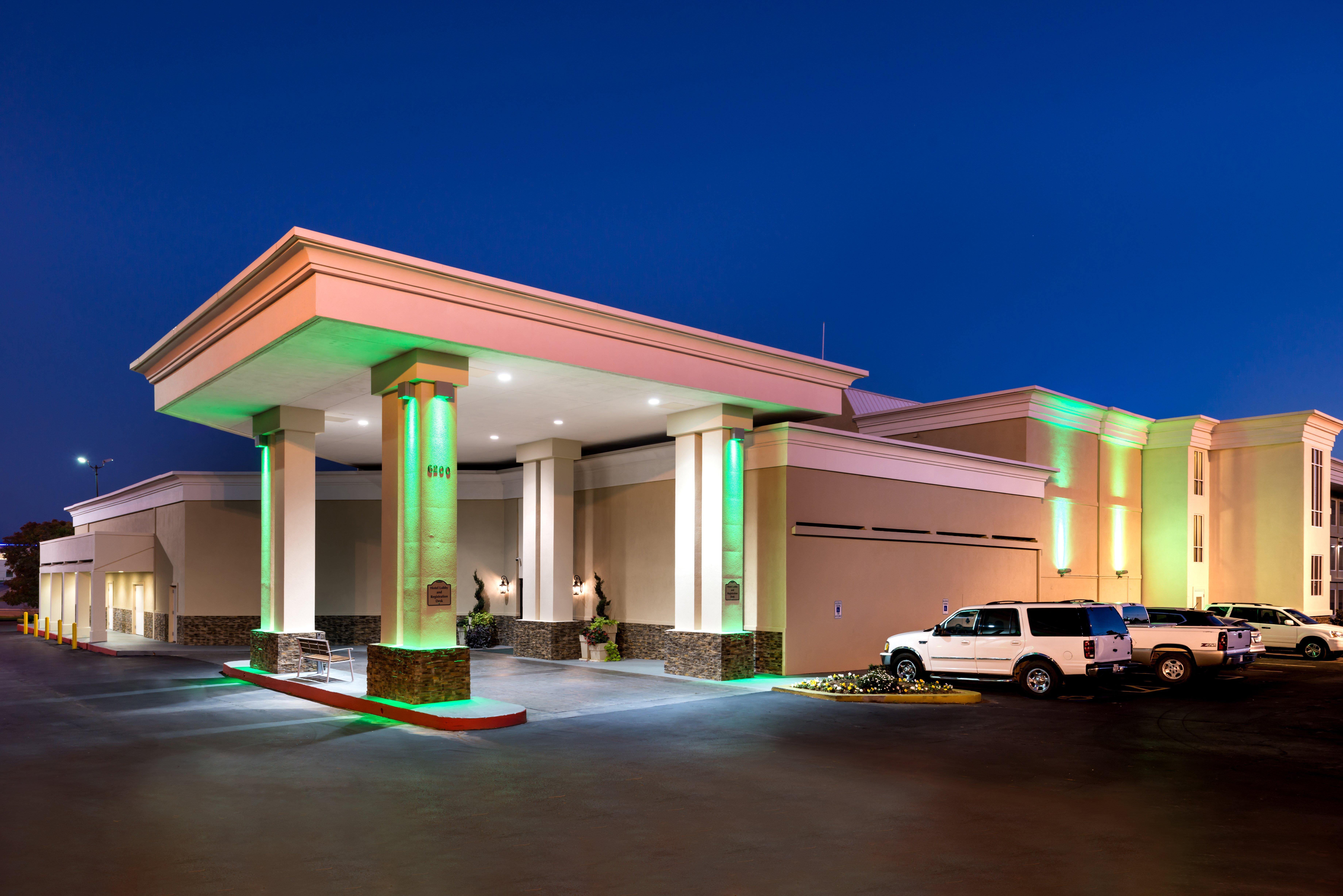 Holiday Inn Hotel & Suites Oklahoma City North By Ihg Exteriör bild