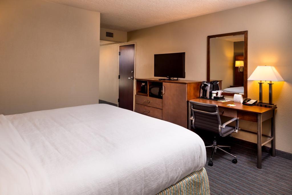 Holiday Inn Hotel & Suites Oklahoma City North By Ihg Exteriör bild