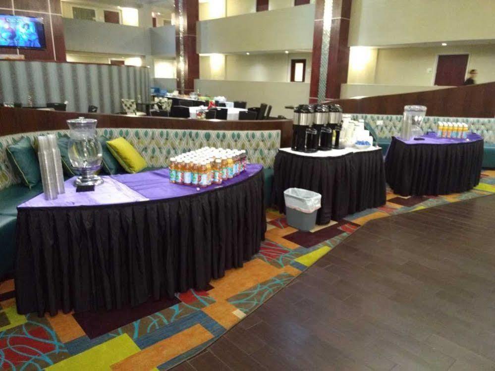 Holiday Inn Hotel & Suites Oklahoma City North By Ihg Exteriör bild