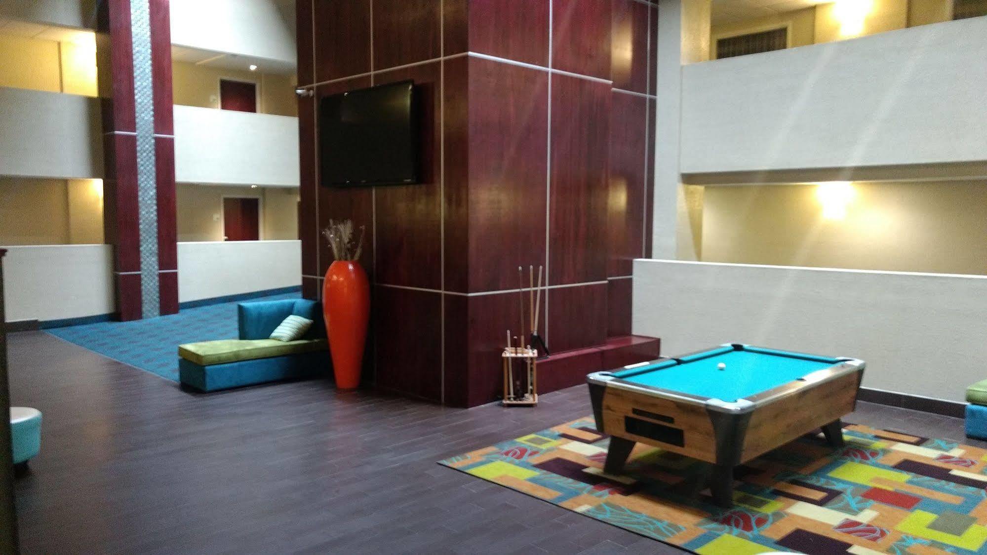 Holiday Inn Hotel & Suites Oklahoma City North By Ihg Exteriör bild